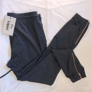 ZYIA Navy Peak Joggers (short) 24”